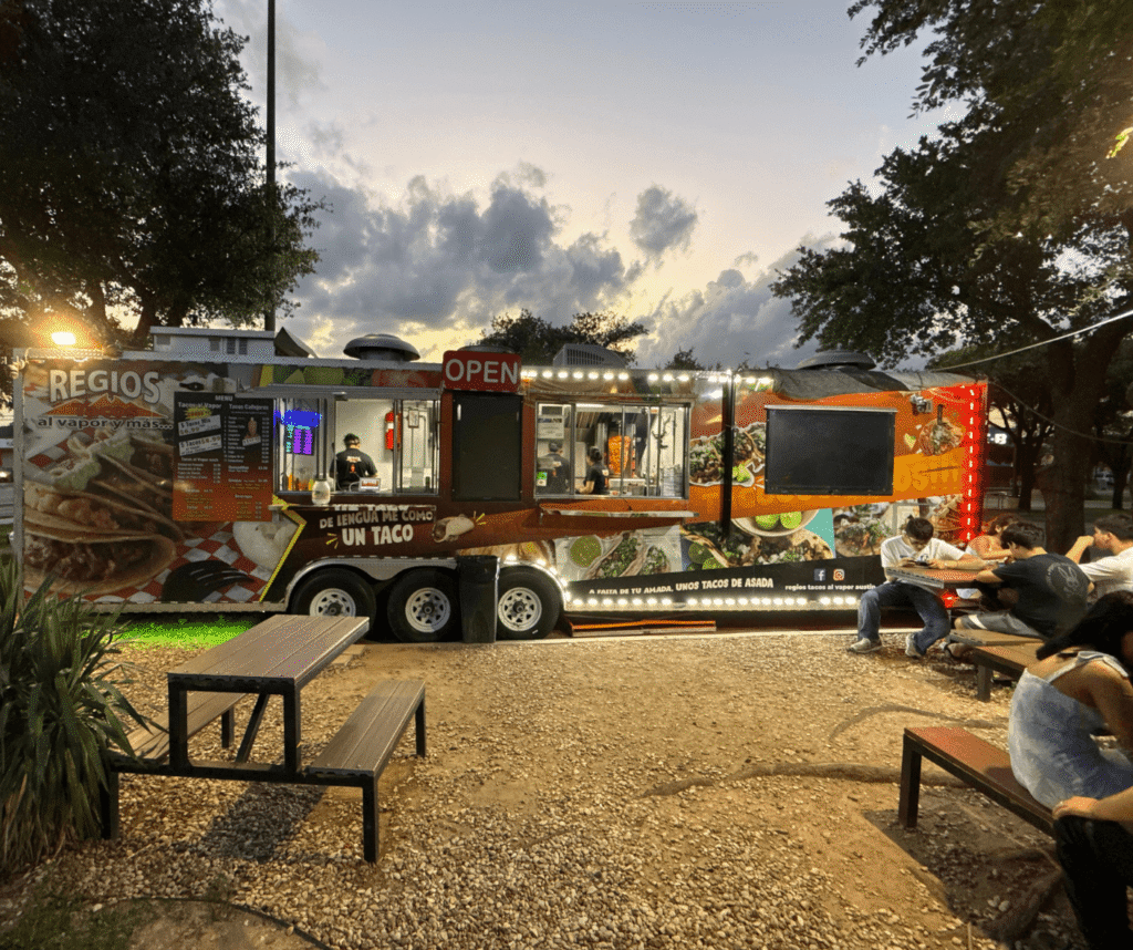Regios Tacos a Vapor en N Lamar Blvd
