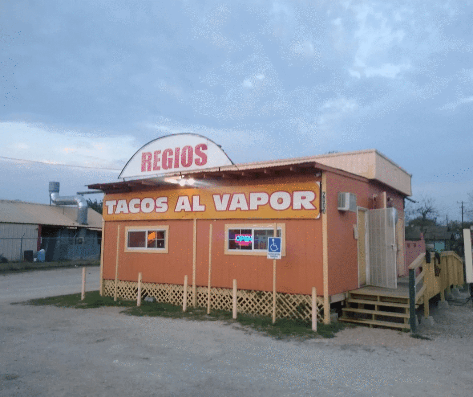 Regios Tacos a Vapor en San Antonio